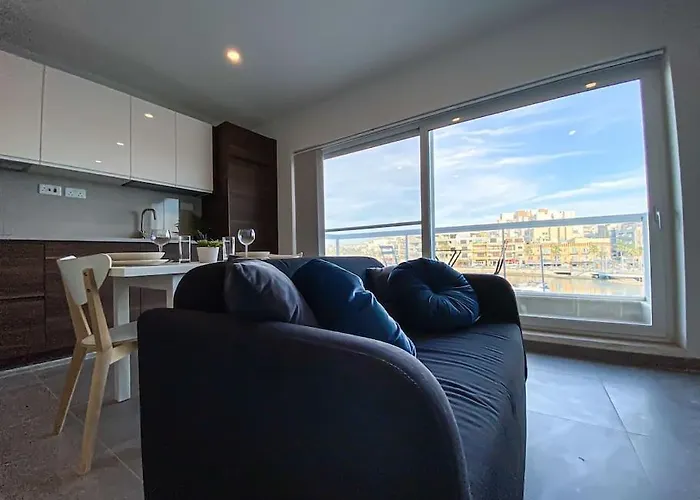 Sea Front 3Rd Floor Apartment In Marsaskala By Solea